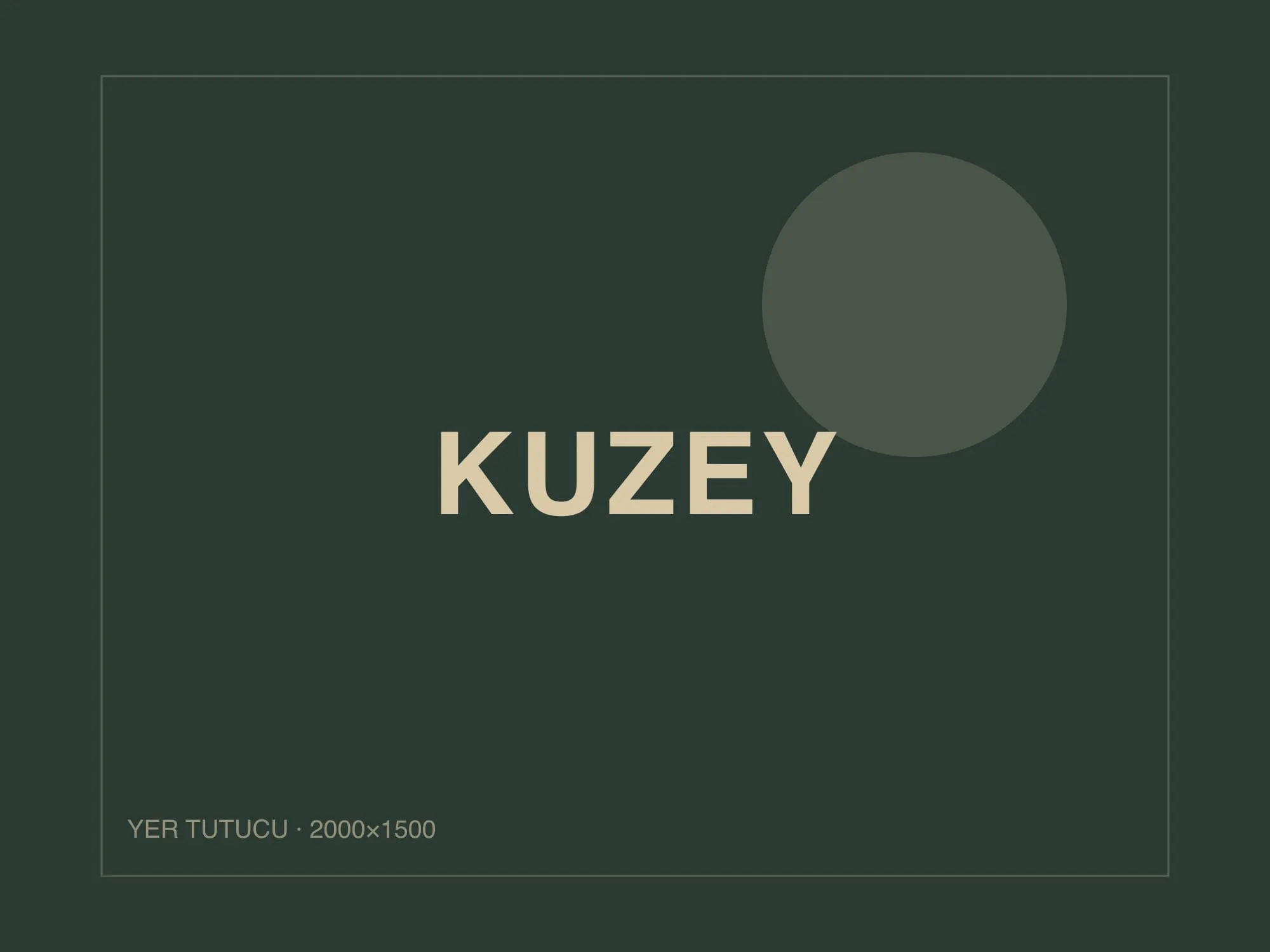 Koyu yeşil zemin üzerinde krem rengi Kuzey Kahve logosu